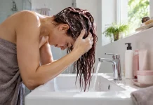 Părul vopsit se decolorează mai repede când spălarea nu este adaptată